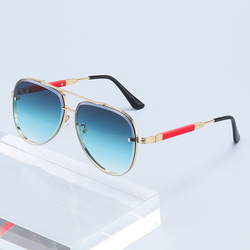 Flaer Skyline™: Gradient Aviator Sunglasses